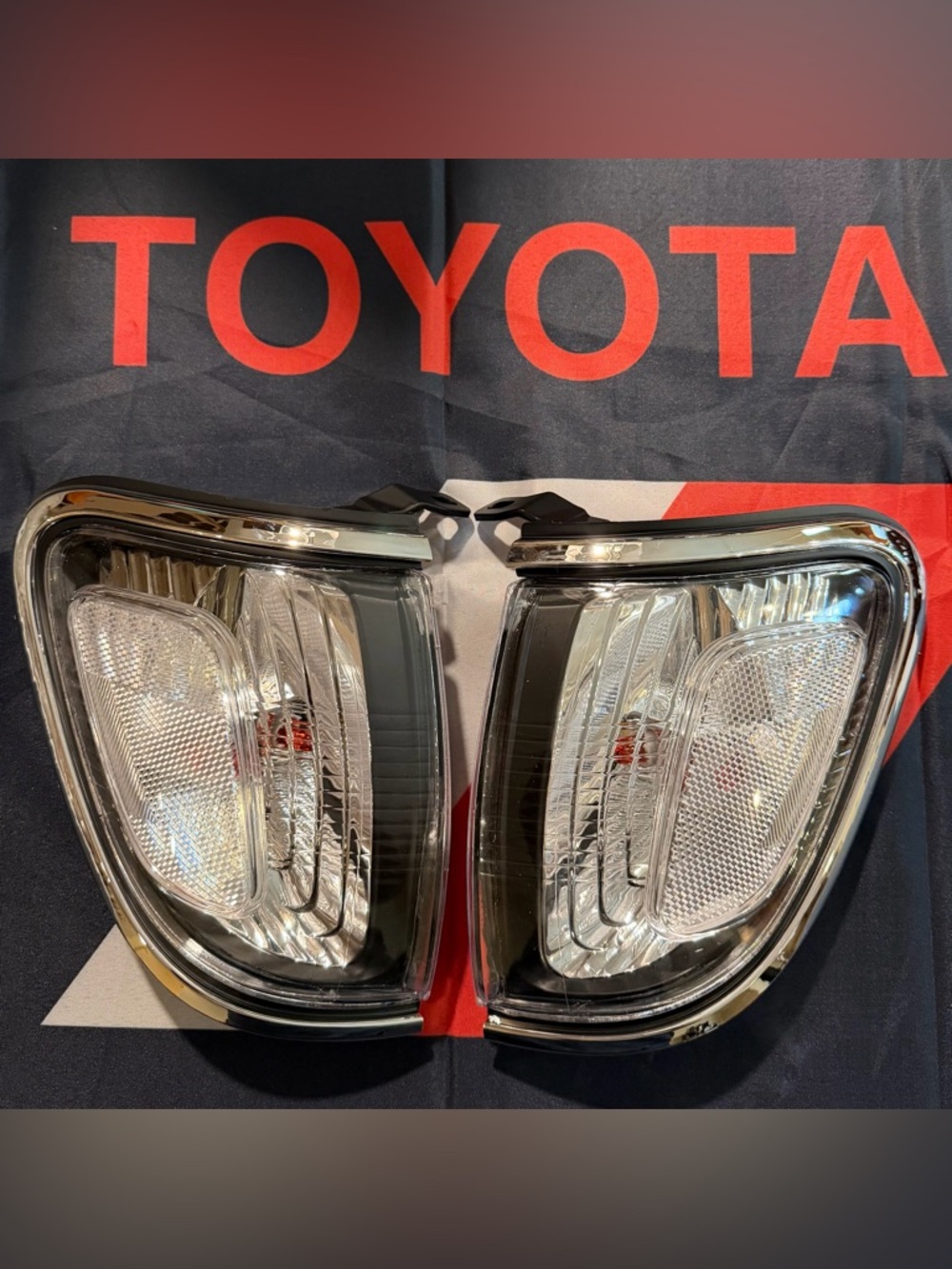 Toyota Tacoma Clear Corner Turn Signal Pair - Chrome Trim (01-04) Year (NEW)